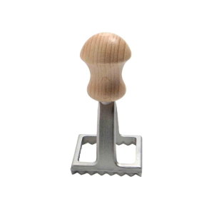 Eppic stamp square ravioli small 40x40 mm alum. beechwood